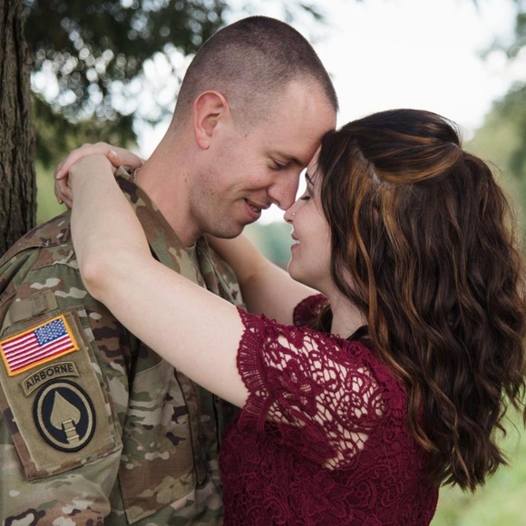 Meet your Posher, Melissa - Picture 1 of 2